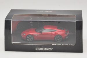 Aston Martin V12 Zagato Röd Minichamps 1:43 437137220 Metall — bild 5 av 5