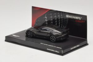 Aston Martin V12 Zagato Scintilla Silver Minichamps 1:43 437137221 Metall — bild 3 av 5