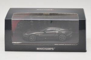 Aston Martin V12 Zagato Scintilla Silver Minichamps 1:43 437137221 Metall — bild 5 av 5