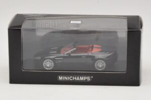 Aston Martin V8 Vantage Roadster Svart Metallic Minichamps 1:43 400137431 Metall — bild 4 av 4
