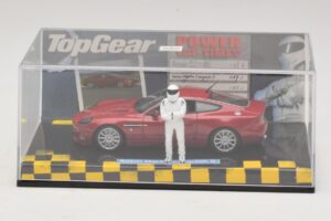 Aston Martin Vanquish S Röd Top Gear Med Figur Minichamps 1:43 519431372 Metall — bild 4 av 5