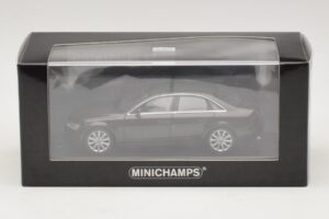 Audi A4 B8 Brun Metallic Minichamps 1:43 410011000 Metall — bild 3 av 3