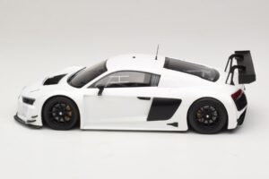 Audi R8 LMS Ultra Vit 2015 Minichamps 1:18 153151100 Metall — bild 3 av 6
