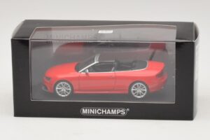 Audi RS5 B8 Cabriolet Röd Minichamps 1:43 410011230 Metall — bild 4 av 4