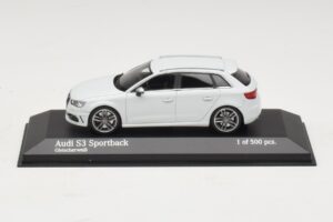 Audi S3 8V Sportback Vit Minichamps 1:43 437013010 Metall