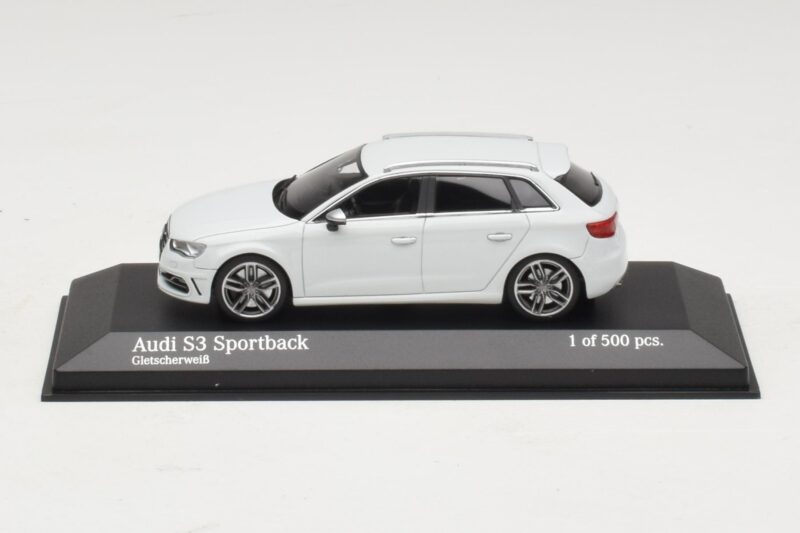 Audi S3 8V Sportback Vit Minichamps 1:43 Audi S3 8V Sportback Vit Minichamps 1:43 437013010 Metall