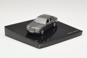 Bentley Arnage T Cypress Grey Minichamps 1:43 BL386 Metall — bild 2 av 4
