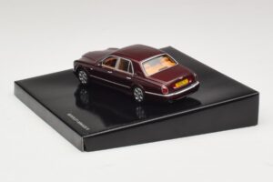 Bentley Arnage R Sunset Red Minichamps 1:43 BL330 Metall — bild 3 av 4