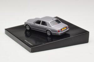 Bentley Arnage T Silver Tempest Minichamps 1:43 BL326 Metall — bild 3 av 4