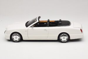Bentley Azure Glacier White Ersättningslåda Minichamps 1:18 100139502-R1 Metall — bild 4 av 8
