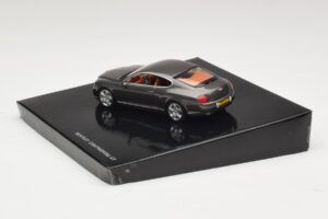 Bentley Continental GT Cypress Green Minichamps 1:43 BL312 Metall — bild 3 av 4