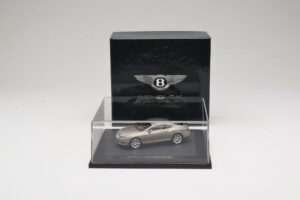 Bentley Continental GT Light Bronze Metallic Minichamps 1:43 BL834 Metall — bild 4 av 4
