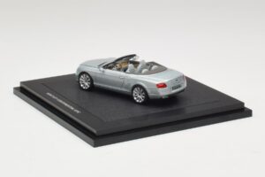 Bentley Continental GTC Light Grey Metallic Minichamps 1:43 BL907 Metall — bild 2 av 4