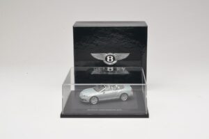 Bentley Continental GTC Light Grey Metallic Minichamps 1:43 BL907 Metall — bild 4 av 4