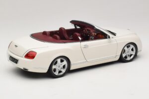 Bentley Continental GTC Vit Ersättningslåda Minichamps 1:18 100139032-R1 Metall — bild 3 av 8