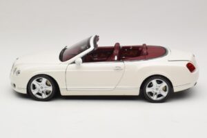 Bentley Continental GTC Vit Ersättningslåda Minichamps 1:18 100139032-R1 Metall — bild 4 av 8
