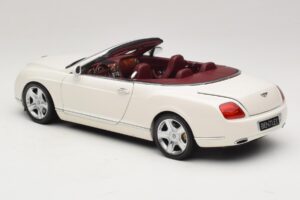 Bentley Continental GTC Vit Ersättningslåda Minichamps 1:18 100139032-R1 Metall — bild 7 av 8