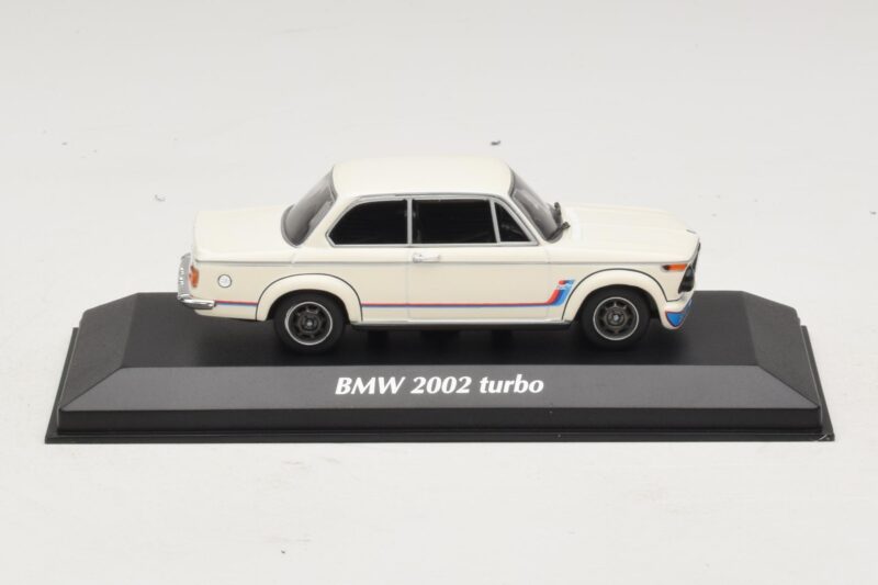 BMW 2002 Turbo Vit Maxichamps 1:43 BMW 2002 Turbo Vit Maxichamps 1:43 940022201 Metall