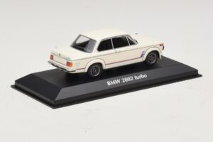 BMW 2002 Turbo Vit Maxichamps 1:43 940022201 Metall — bild 2 av 4