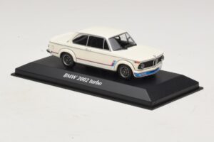 BMW 2002 Turbo Vit Maxichamps 1:43 940022201 Metall — bild 3 av 4