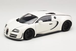 Bugatti Veyron Super Sport Vit Minichamps 1:18 100110844 Metall