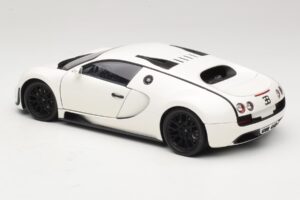 Bugatti Veyron Super Sport Vit Minichamps 1:18 100110844 Metall — bild 7 av 8