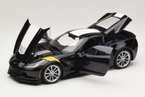 Chevrolet Corvette C7 Grand Sport Svart med Vita Ränder AUTOart 1:18 71273 Komposit — bild 2 av 8