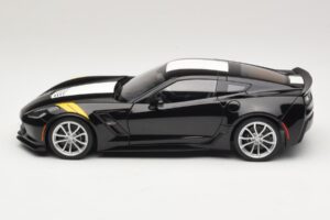Chevrolet Corvette C7 Grand Sport Svart med Vita Ränder AUTOart 1:18 71273 Komposit — bild 4 av 8
