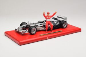 Ferrari F2004 #1 M. Schumacher Six Time World Champion 2004 Krom Silver Hot Wheels 1:18 C7332 Metall