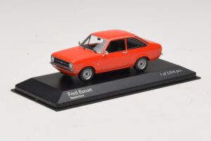 Ford Escort Mk2 Spanish Red Minichamps 1:43 400084100 Metall — bild 2 av 4