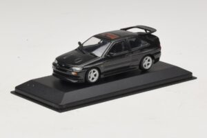 Ford Escort RS Cosworth Svart Metallic Minichamps 1:43 430082106 Metall — bild 2 av 4