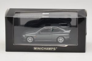 Ford Escort RS Cosworth Mörkgrön Metallic Minichamps 1:43 430086300 Metall — bild 4 av 4