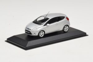 Ford Fiesta Mk7 Moondust Silver Metallic Minichamps 1:43 403088003 Metall — bild 2 av 4