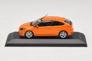 Ford Focus ST Mk2 Electric Orange Minichamps 1:43 400087302 Metall