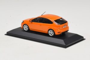 Ford Focus ST Mk2 Electric Orange Minichamps 1:43 400087302 Metall — bild 3 av 4