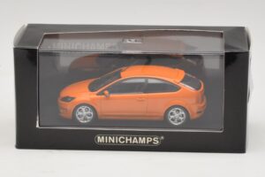 Ford Focus ST Mk2 Electric Orange Ersättningslåda Minichamps 1:43 400087302-R1 Metall — bild 4 av 4
