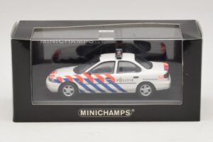 Ford Mondeo Mk1 Sedan Polis Minichamps 1:43 433082091 Metall — bild 4 av 4