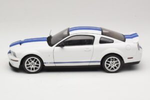 Ford Shelby Cobra GT500 Concept Vit med Blå Rand AUTOart 1:18 73052 Metall — bild 4 av 8