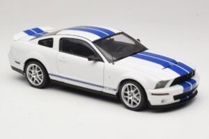 Ford Shelby Cobra GT500 Concept Vit med Blå Rand AUTOart 1:18 73052 Metall — bild 6 av 8