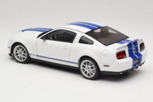 Ford Shelby Cobra GT500 Concept Vit med Blå Rand AUTOart 1:18 73052 Metall — bild 7 av 8