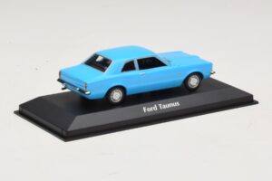 Ford Taunus TC Coupé Ljusblå Maxichamps 1:43 940081301 Metall — bild 2 av 4