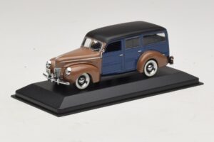 Ford V8 De Luxe Woody Station Wagon Brun Blå Minichamps 1:43 400082112 Metall — bild 2 av 4