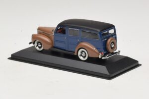 Ford V8 De Luxe Woody Station Wagon Brun Blå Minichamps 1:43 400082112 Metall — bild 3 av 4