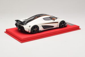 Koenigsegg Regera Vit med Svart Kolfiber FrontiArt 1:18 REMC043 Resin — bild 2 av 7