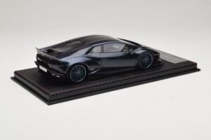 Lamborghini Huracan Liberty Walk Chameleon Blue GS Model 1:18 REMC045 Resin — bild 2 av 7