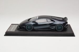 Lamborghini Huracan Liberty Walk Chameleon Blue GS Model 1:18 REMC045 Resin — bild 3 av 7