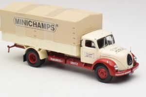 Magirus-Deutz S 7500 Jupiter Flakbil Vit Röd Minichamps 1:43 439141022 Metall — bild 4 av 6