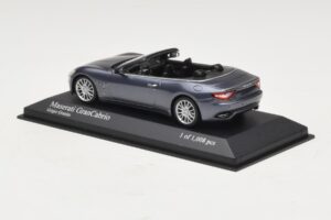 Maserati GranCabrio Grå Metallic Minichamps 1:43 400123931 Metall — bild 3 av 4