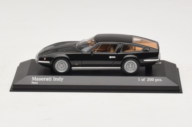 Maserati Indy Svart Minichamps 1:43 Maserati Indy Svart Minichamps 1:43 437123121 Metall