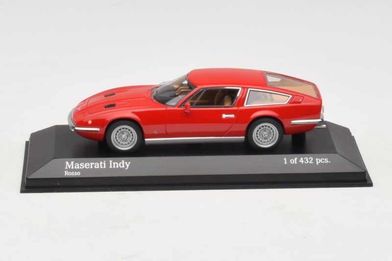 Maserati Indy Röd Minichamps 1:43 Maserati Indy Röd Minichamps 1:43 437123120 Metall